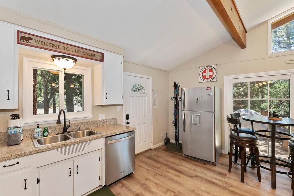 Вілла Chalet Monterey W/Hot Tub - Big Decks/Bbq Біг-Бер-Лейк Екстер'єр фото