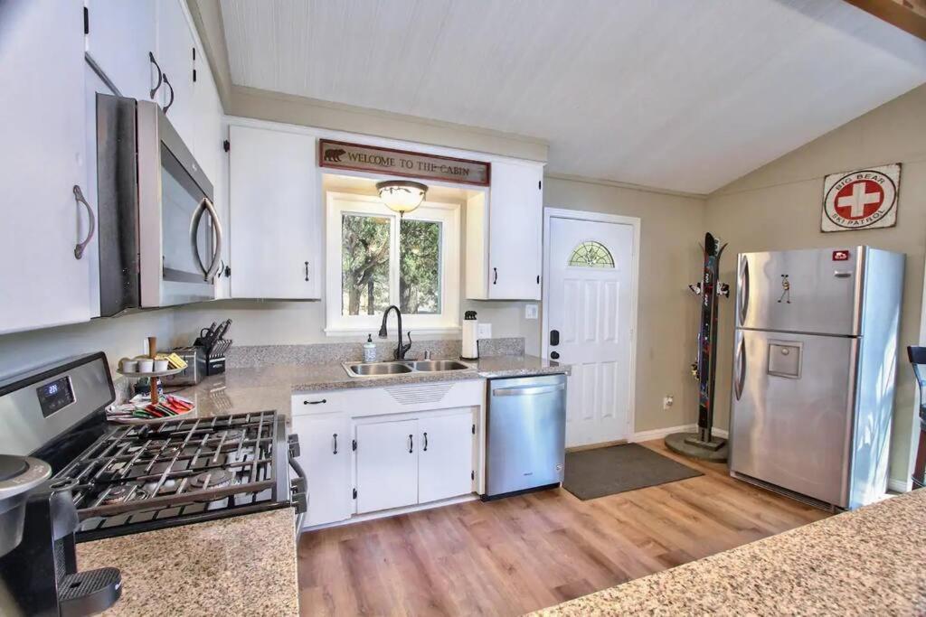 Вілла Chalet Monterey W/Hot Tub - Big Decks/Bbq Біг-Бер-Лейк Екстер'єр фото