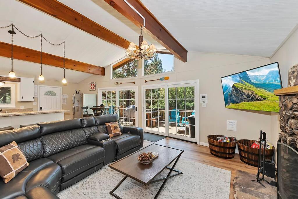 Вілла Chalet Monterey W/Hot Tub - Big Decks/Bbq Біг-Бер-Лейк Екстер'єр фото