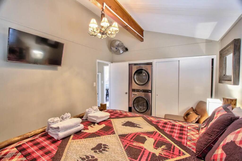 Вілла Chalet Monterey W/Hot Tub - Big Decks/Bbq Біг-Бер-Лейк Екстер'єр фото
