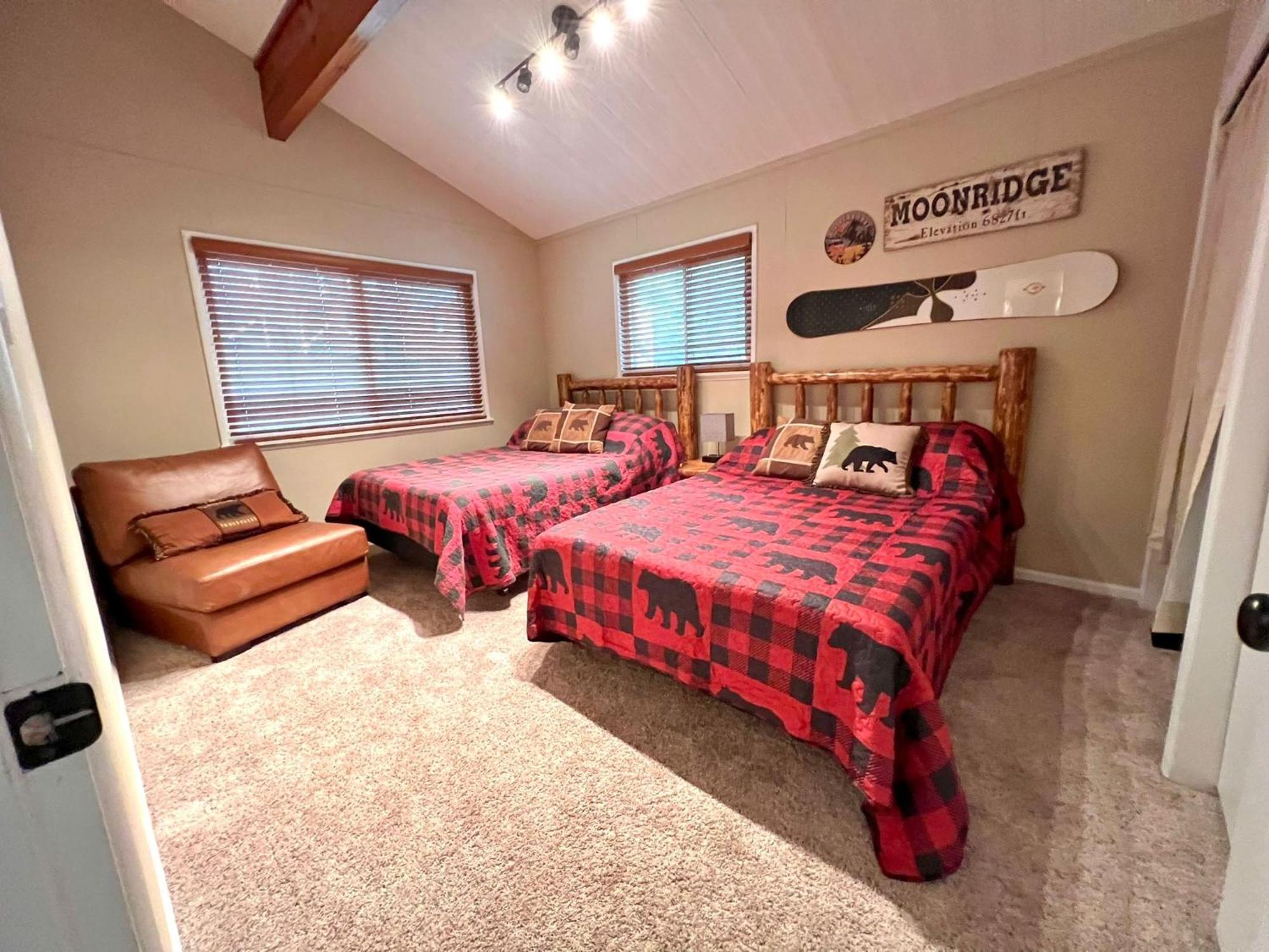 Вілла Chalet Monterey W/Hot Tub - Big Decks/Bbq Біг-Бер-Лейк Екстер'єр фото